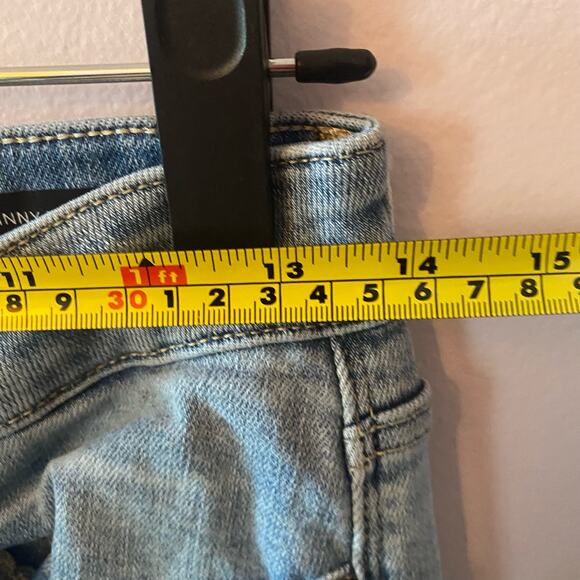 Judy Blue Women's size 28 Skinny Fit Light Wash Distressed Jeans - Picture 11 of 12